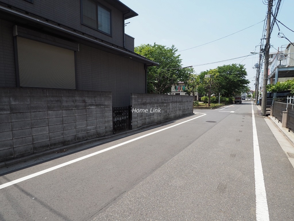 新高島平エコーハイツ　前面道路